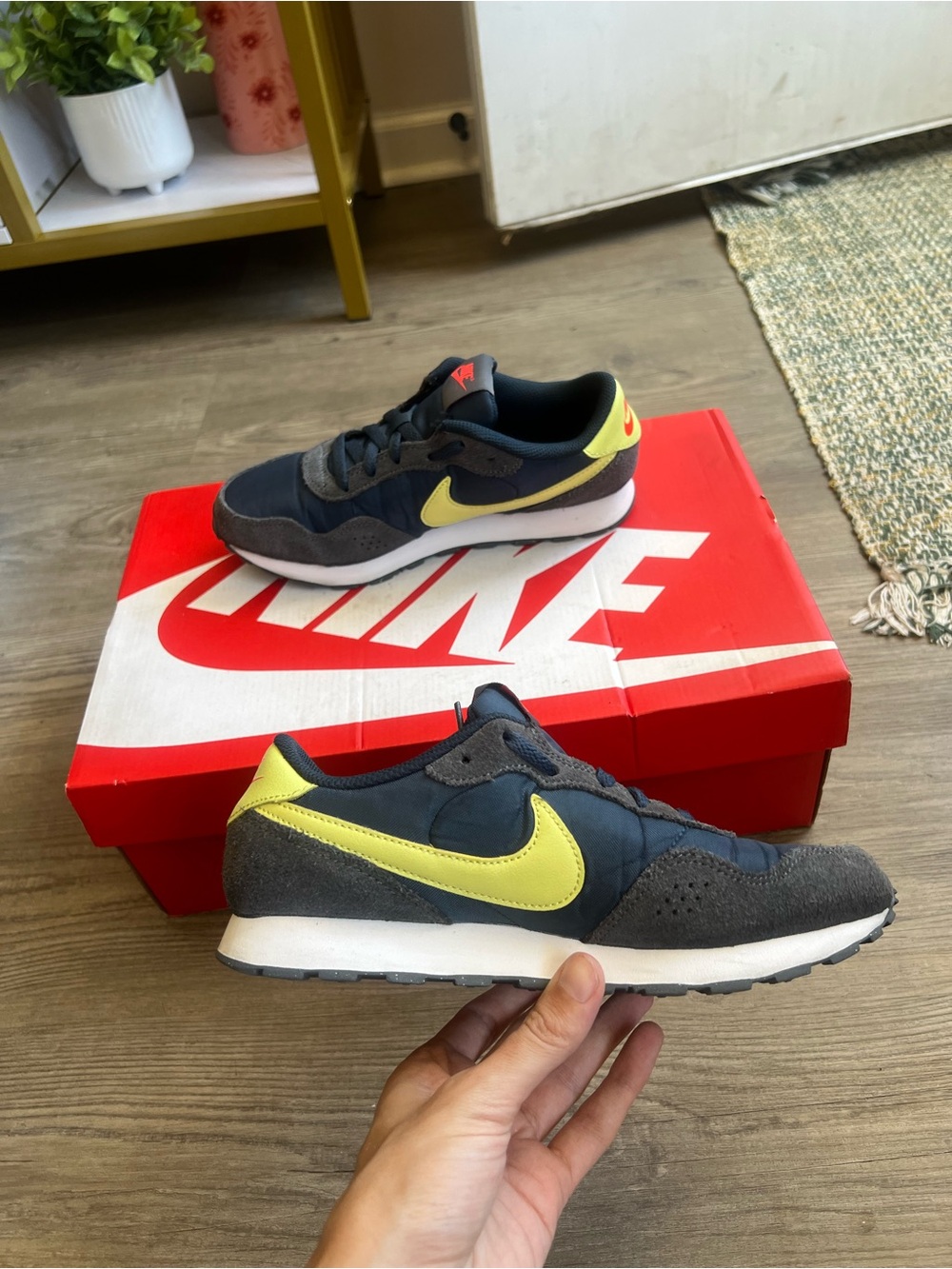 Nike MD Valiant GS ‘Deep Ocean Limelight’ CN8558-400 Size 4.5Y - Picture 4 of 7